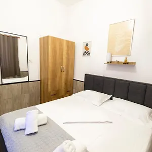 Appartement Tiny Cute Near The Center - 5 Min Walk
